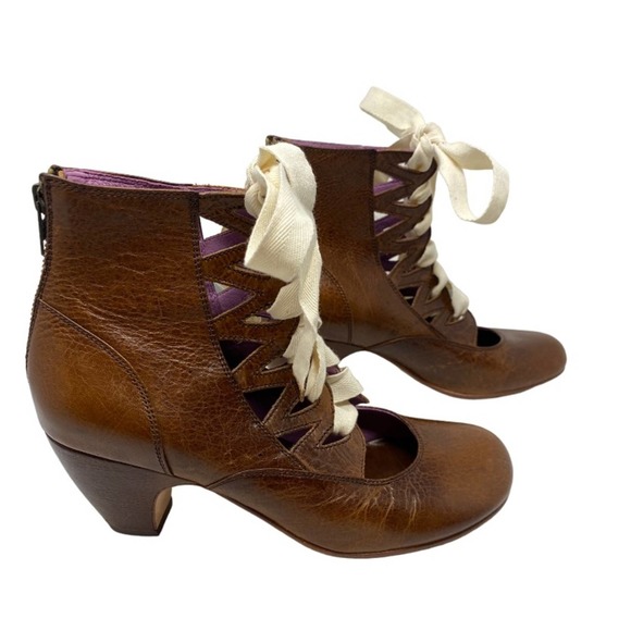 Anthropologie Gee Wawa Brown Retro style lace up ankle booties Sz 8 - Picture 3 of 7